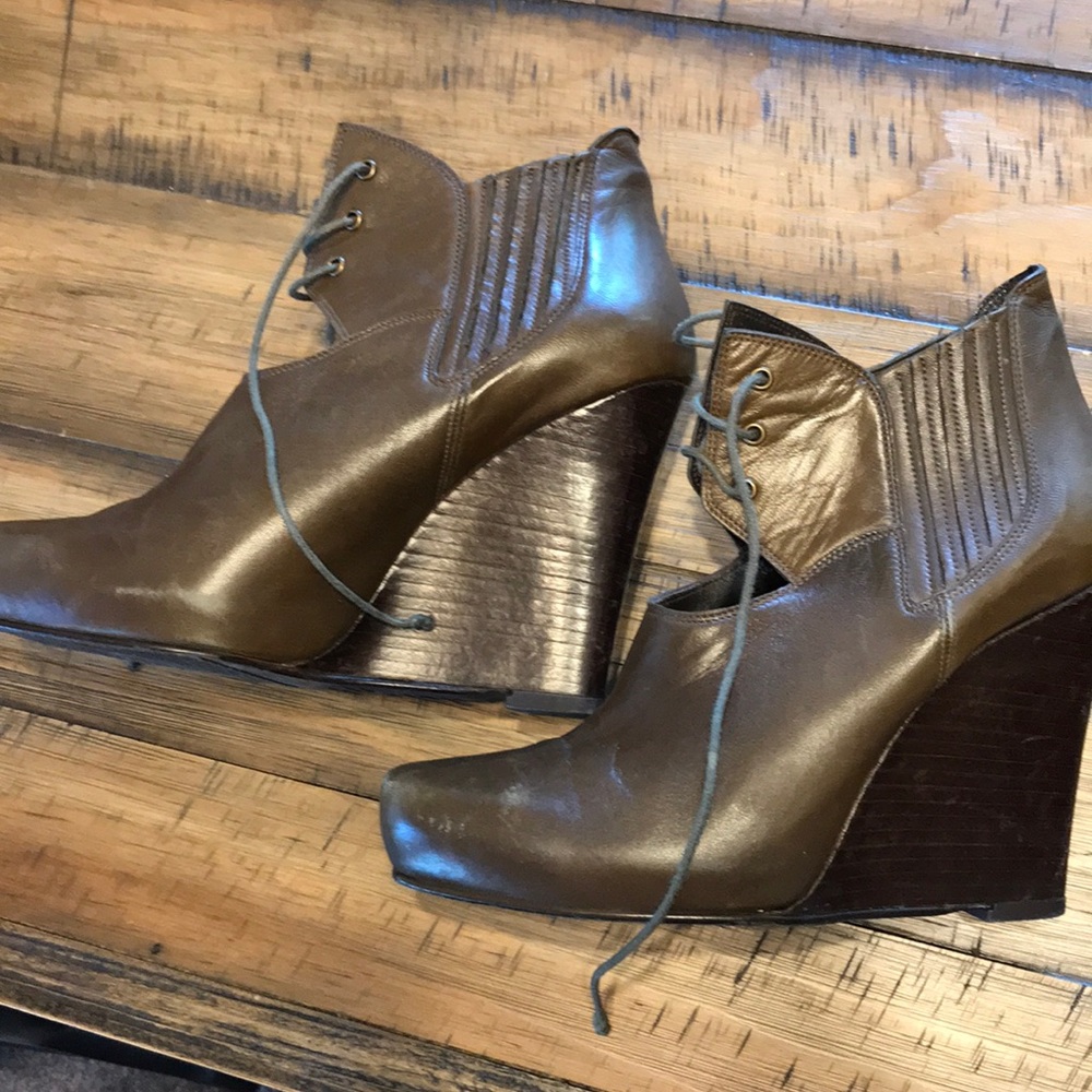 Stuart Weitzman vintage wedges ankle bootie sz 7.5